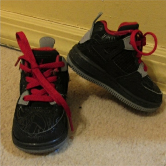 Air Jordan kids size 4c - Picture 1 of 3